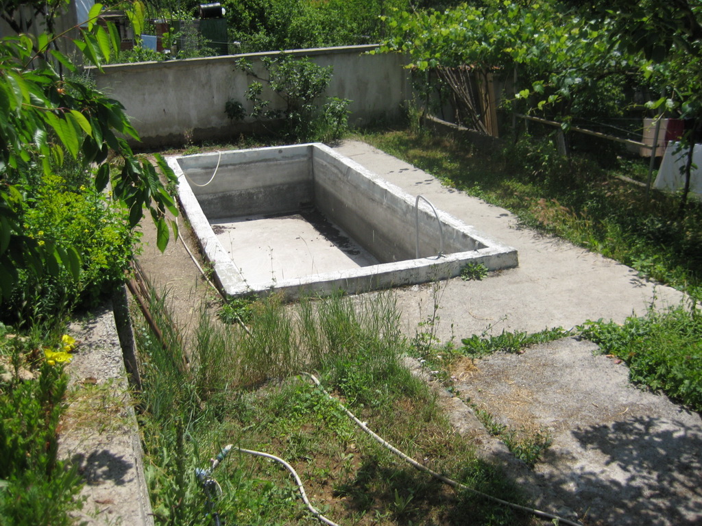 pastuh - 04.06_25.2011
